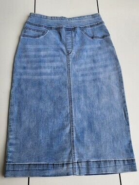 The Main Street Exchange Stretch Denim Skirt Light Wash Stretch Womens Size 2